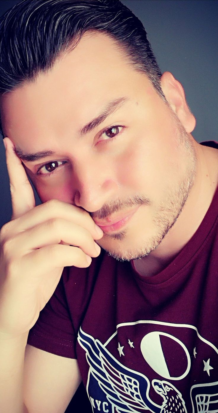 <em>Carlos</em>